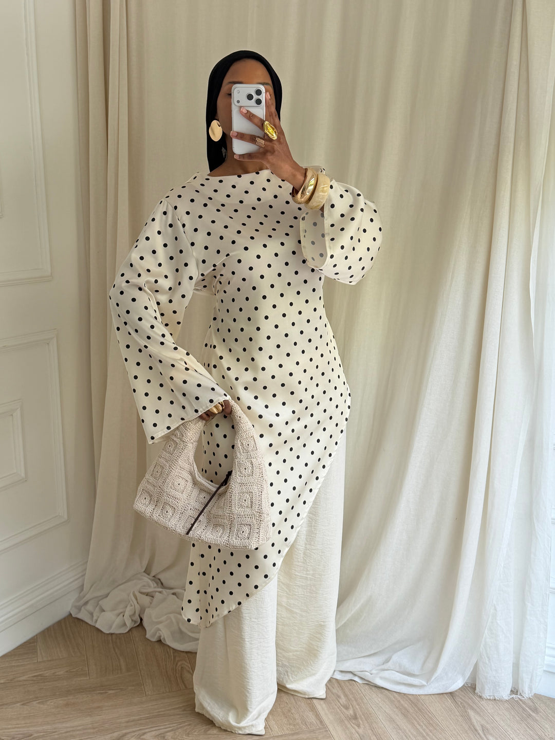 BLOUSE LONGUE À POIS BLANCHE