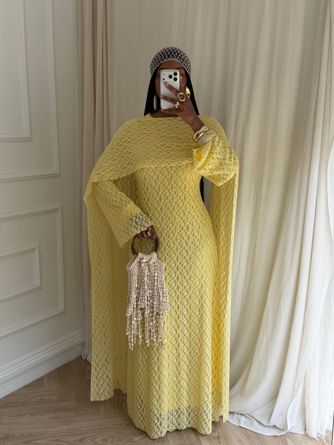 ROBE EN DENTELLE JAUNE
