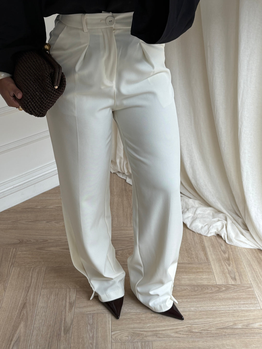 PANTALON CINTRÉ BOUTONS PREMIUM ÉCRU