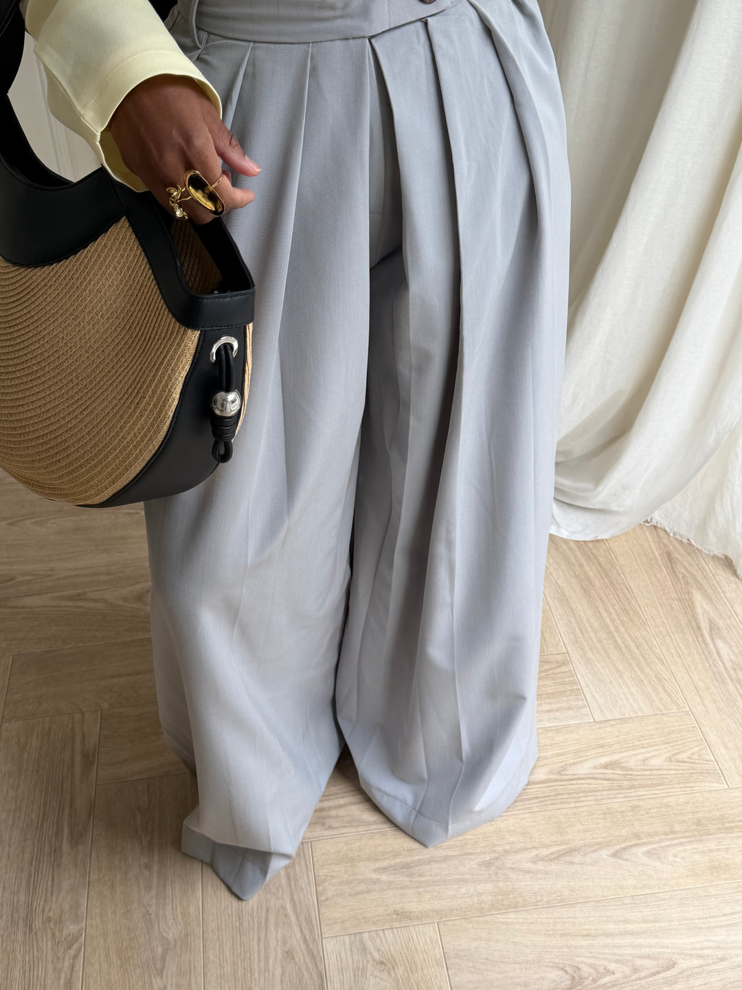 PANTALON PREMIUM LARGE ET PLISSÉ GRIS CLAIR