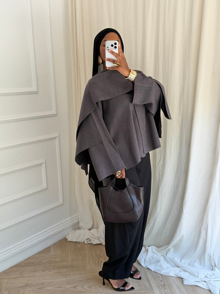 PULL OVERSIZE A CAPE GRIS FONCÉ