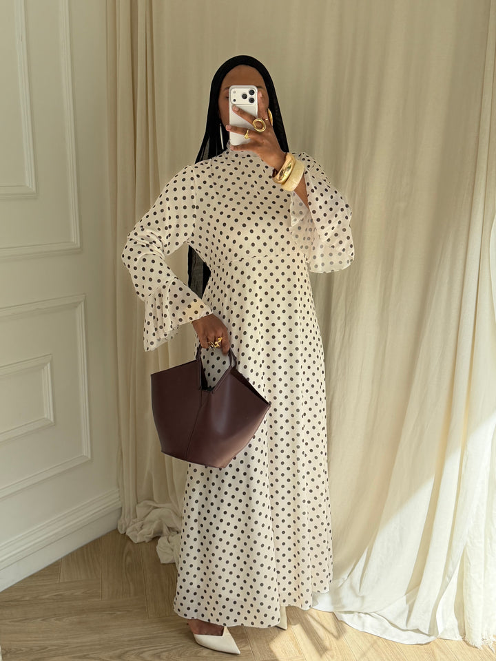 ROBE LONGUE À POIS BLANCHE