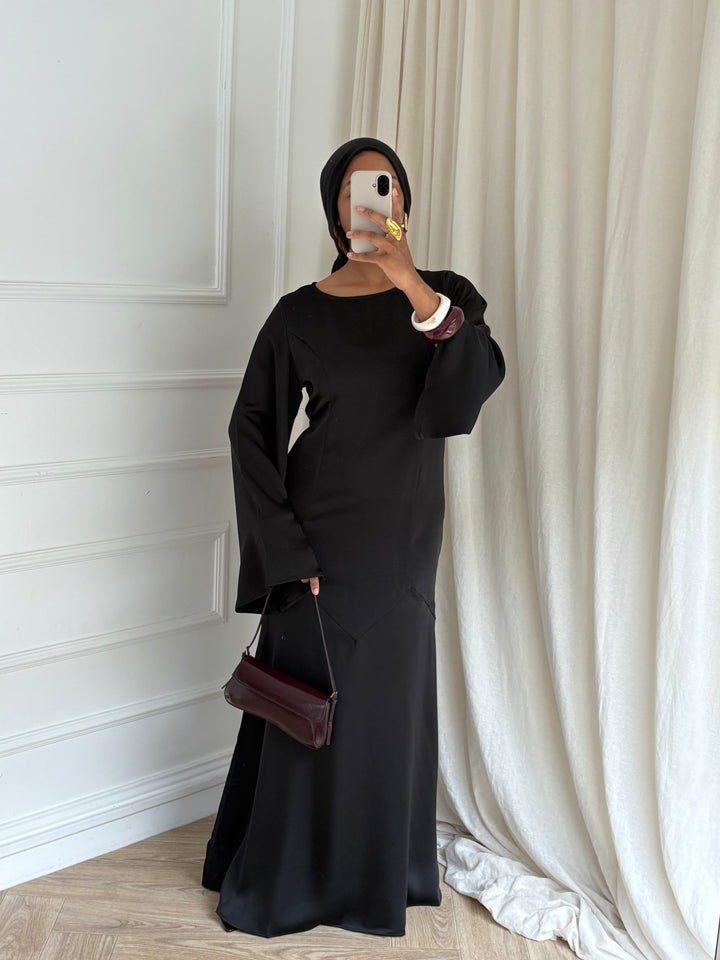 ROBE ALIAAH NOIRE