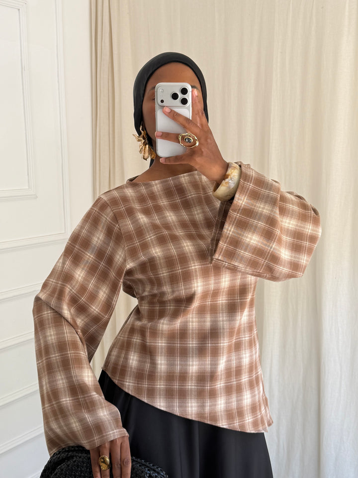 BLOUSE À CARREAU ASYMÉTRIQUE CAMEL