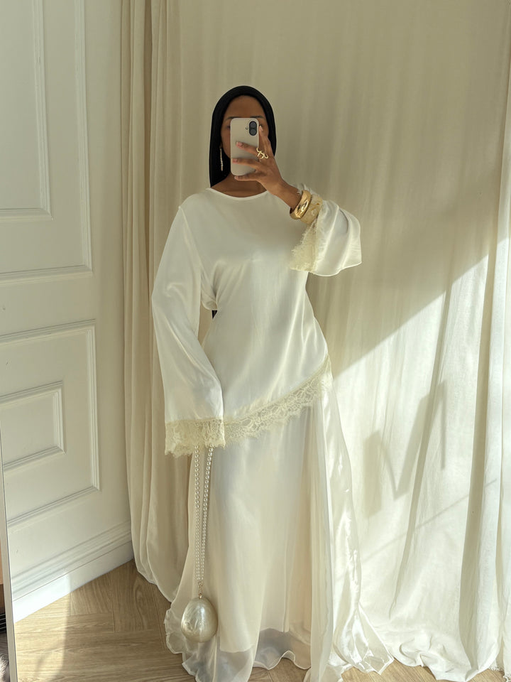 BLOUSE ASYMÉTRIQUE  DENTELLE BLANC