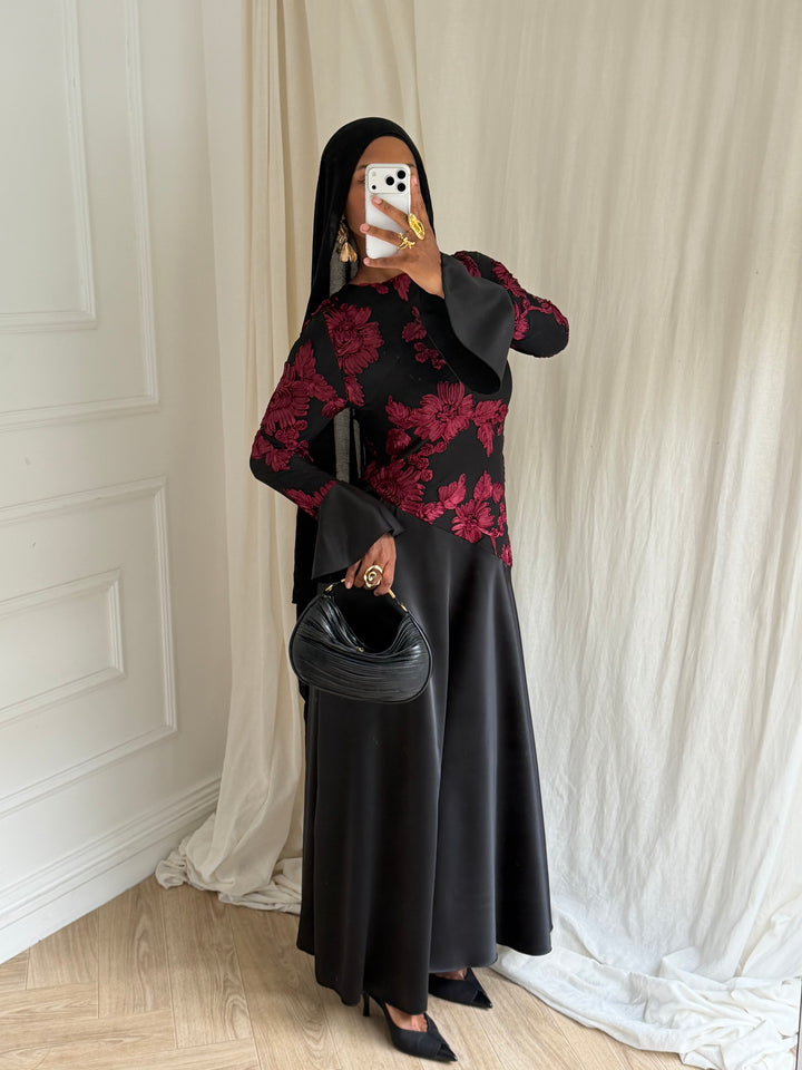 ROBE LONGUE FLEURS BRODÉ NOIRE ET BORDEAUX