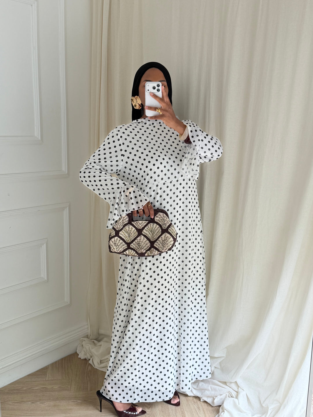 ROBE LONGUE À POIS BLANCHE POIS NOIR