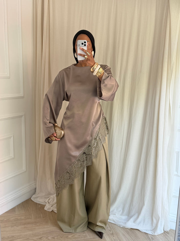 BLOUSE longue satinée DENTELLE TAUPE