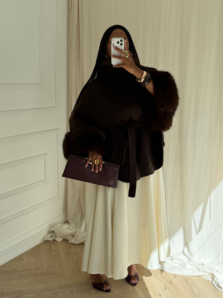 CAPE EN LAINE COL FOURRURE AMOVIBLE COUSU MAIN MARRON