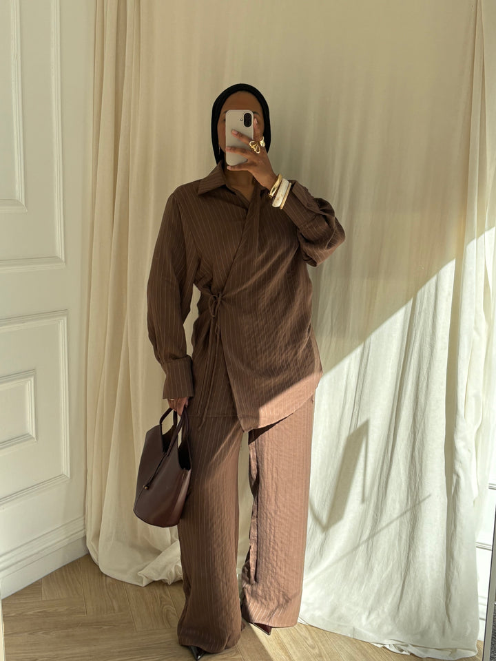 ENSEMBLE À RAYURES MARRON