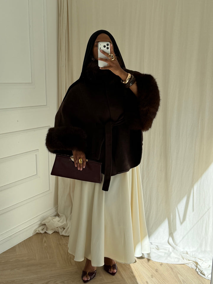 CAPE EN LAINE COL FOURRURE AMOVIBLE COUSU MAIN MARRON