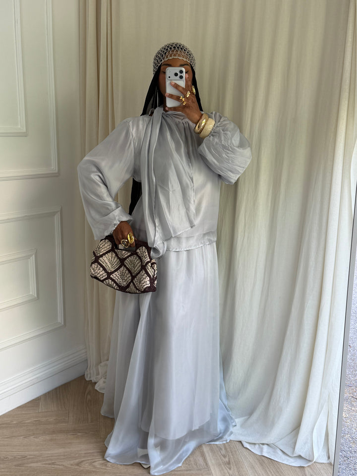 ENSEMBLE BLOUSE ET JUPE ORGANZA BLEU GRIS