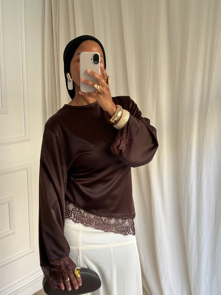 BLOUSE SATINÉE DENTELLE MARRON