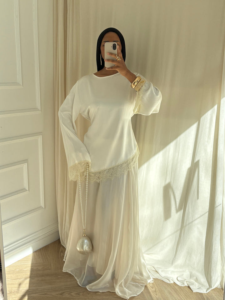 BLOUSE ASYMÉTRIQUE  DENTELLE BLANC