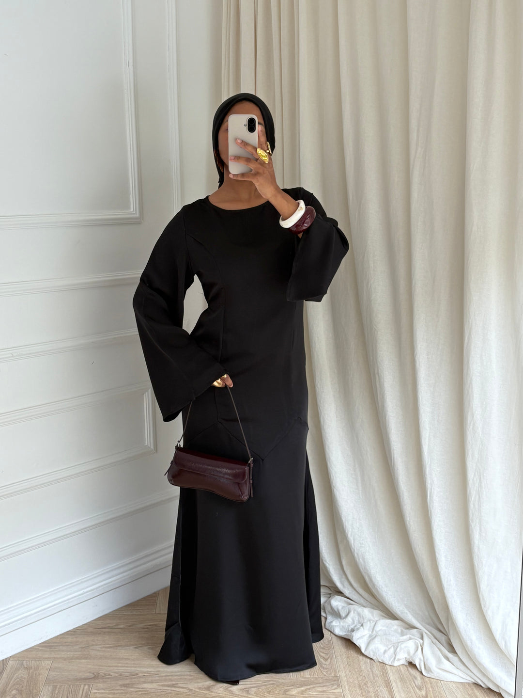 ROBE ALIAAH NOIRE