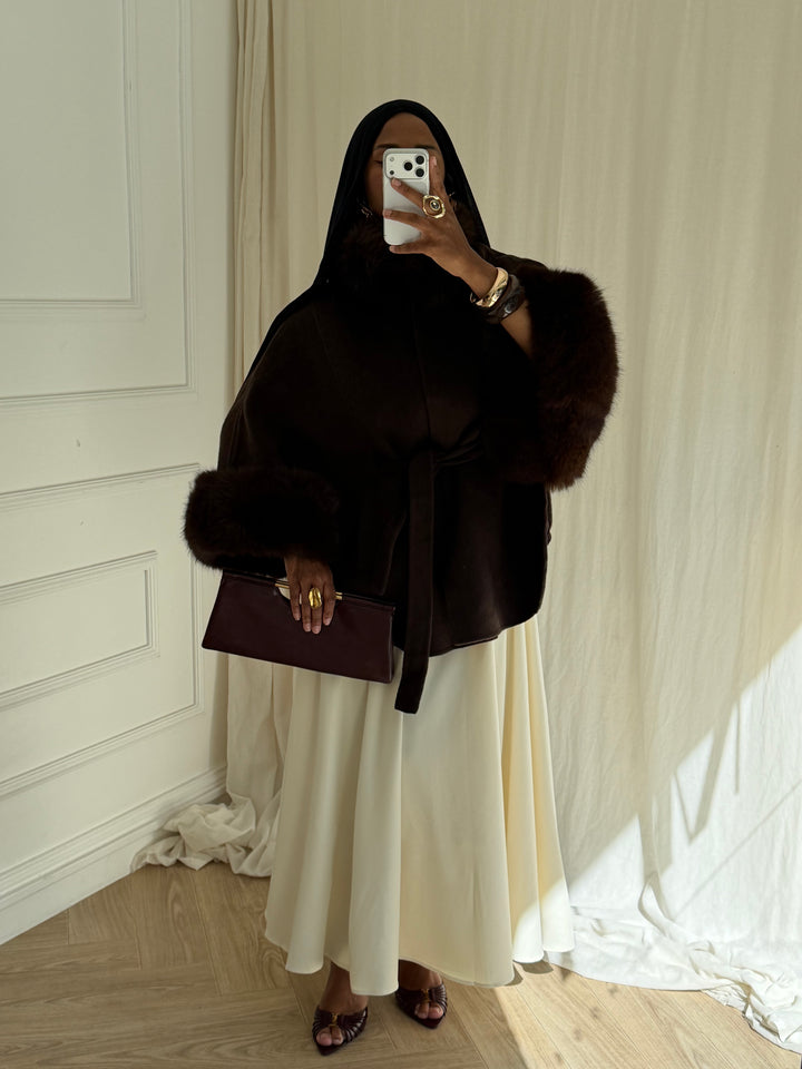 CAPE EN LAINE COL FOURRURE AMOVIBLE COUSU MAIN MARRON