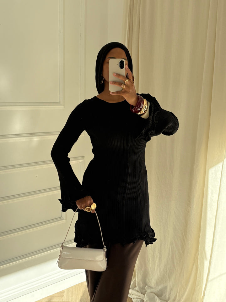 PULL COTELÉ À MANCHES ÉVASÉES NOIRE