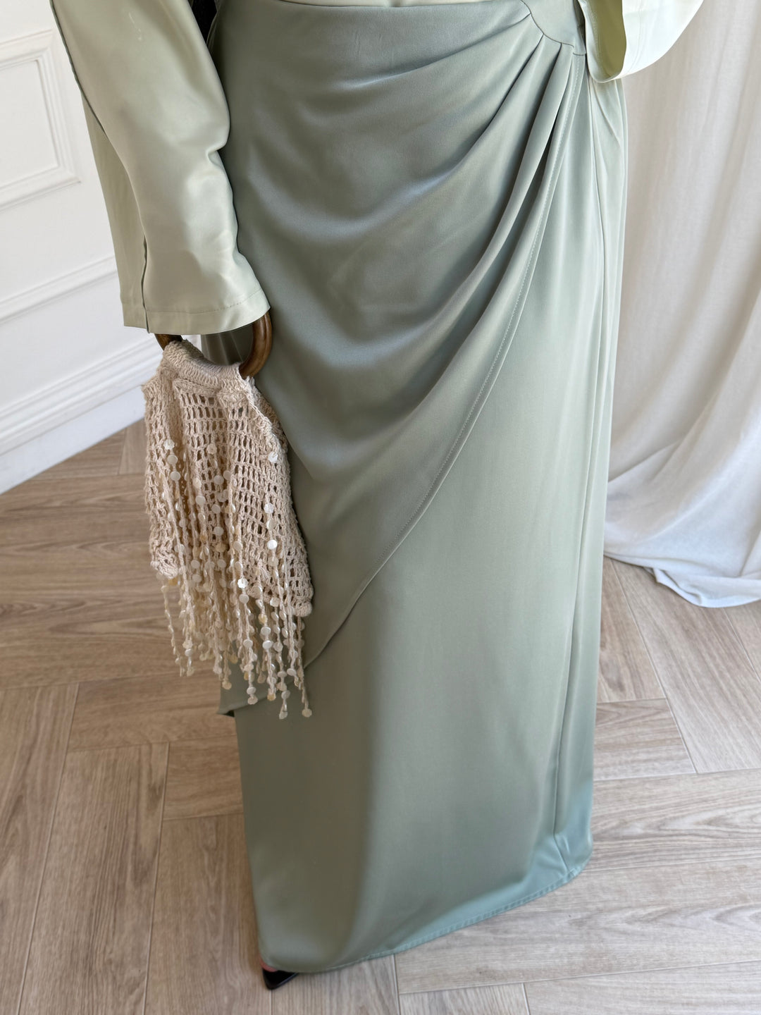 JUPE SATIN DRAPÉE VERT