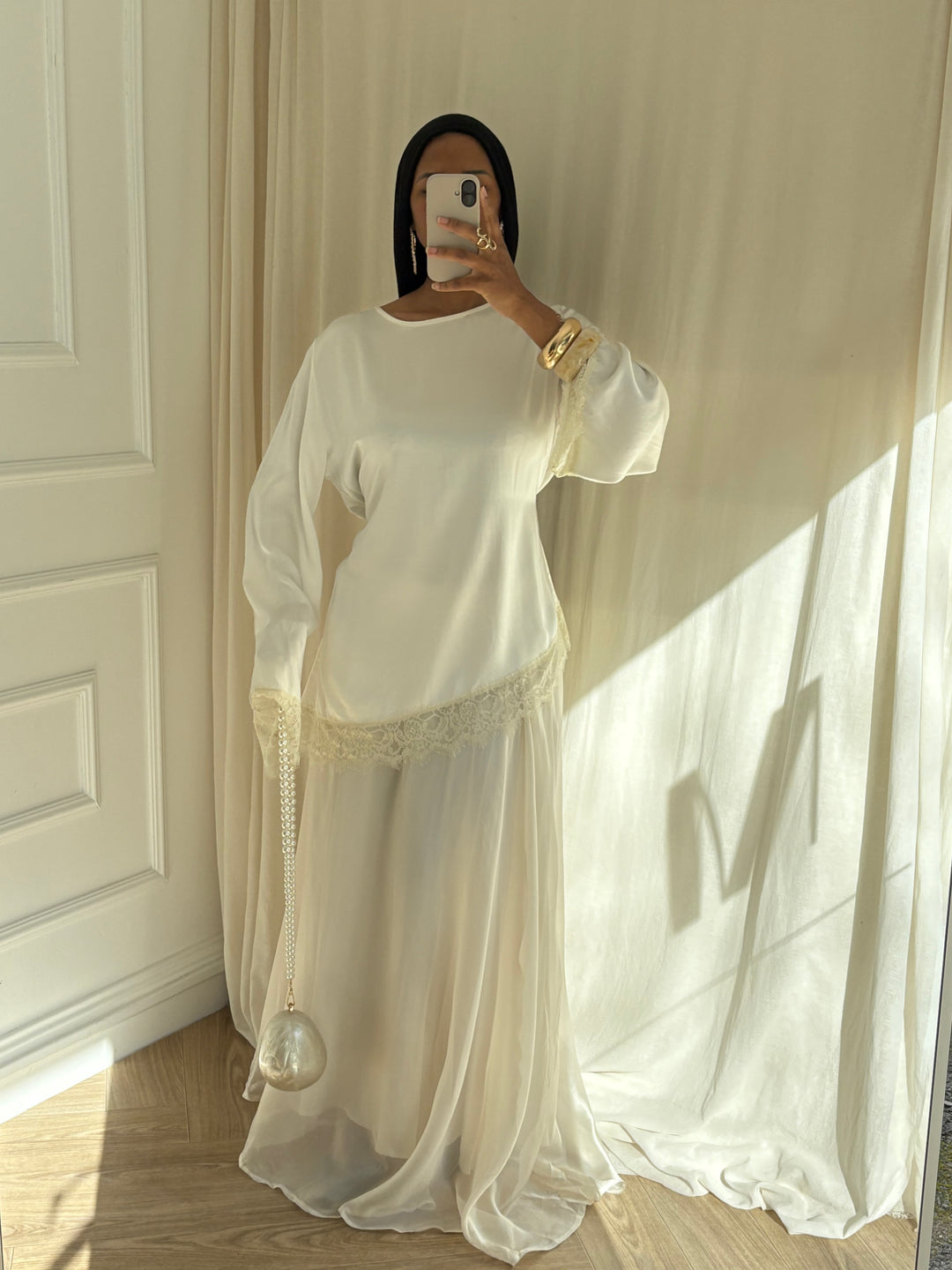 BLOUSE ASYMÉTRIQUE  DENTELLE BLANC