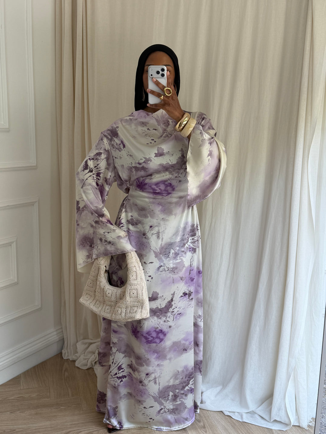 ROBE CINTRÉ MANCHES ÉVASÉES À MOTIF MAUVE