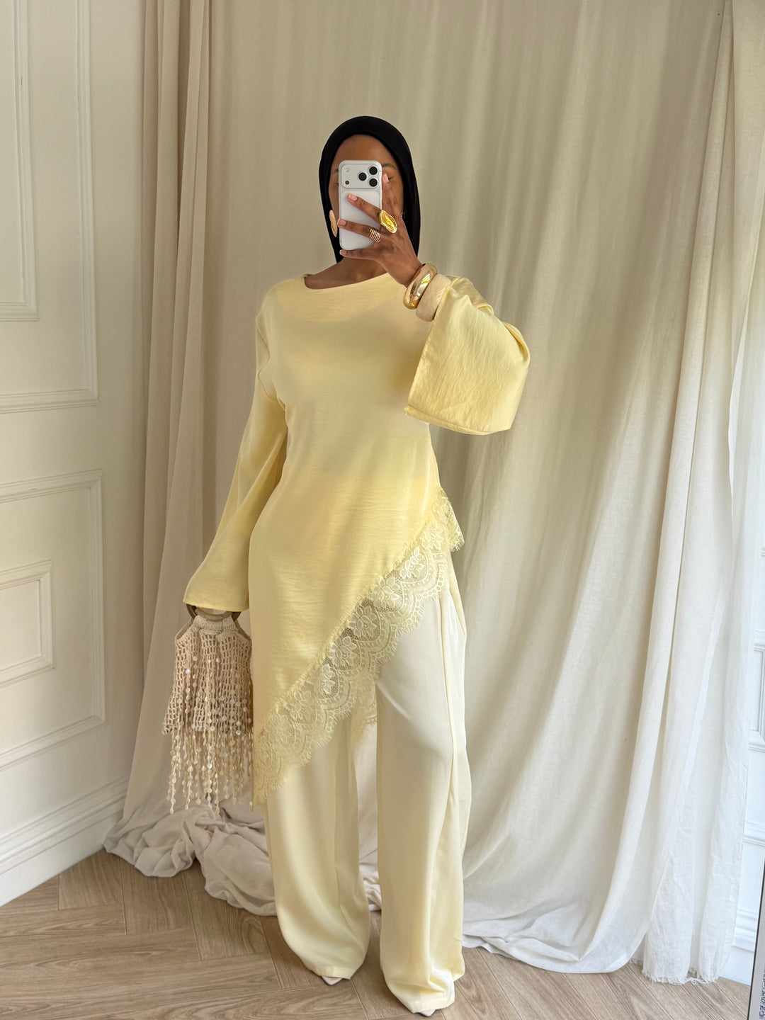 BLOUSE longue satinée DENTELLE JAUNE
