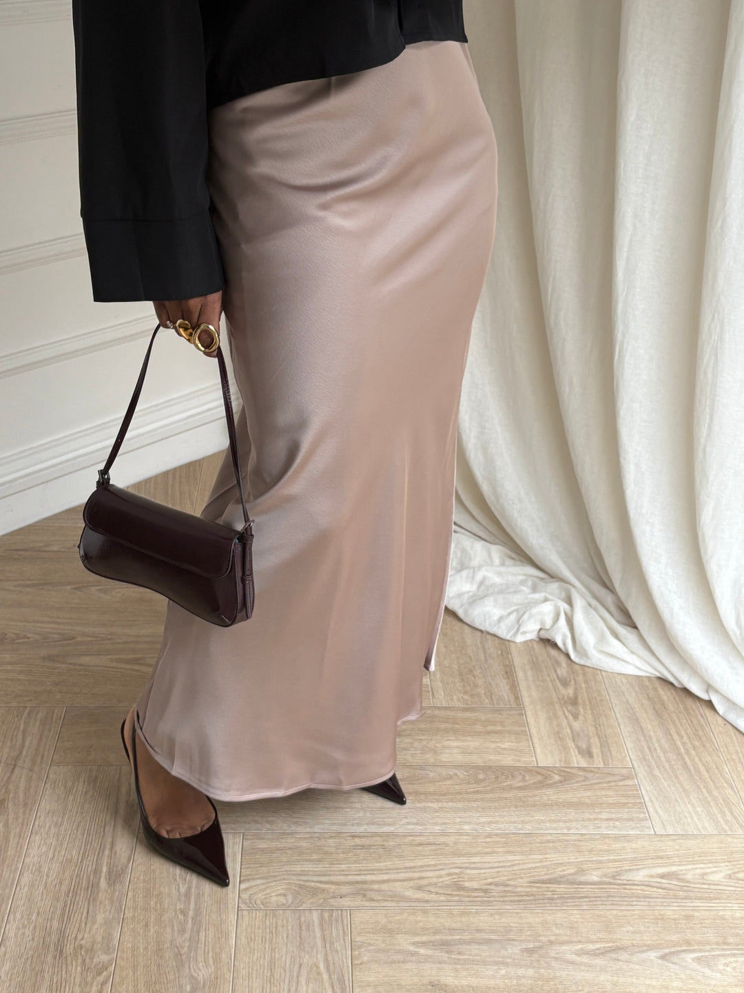 JUPE DROITE SATIN TAUPE