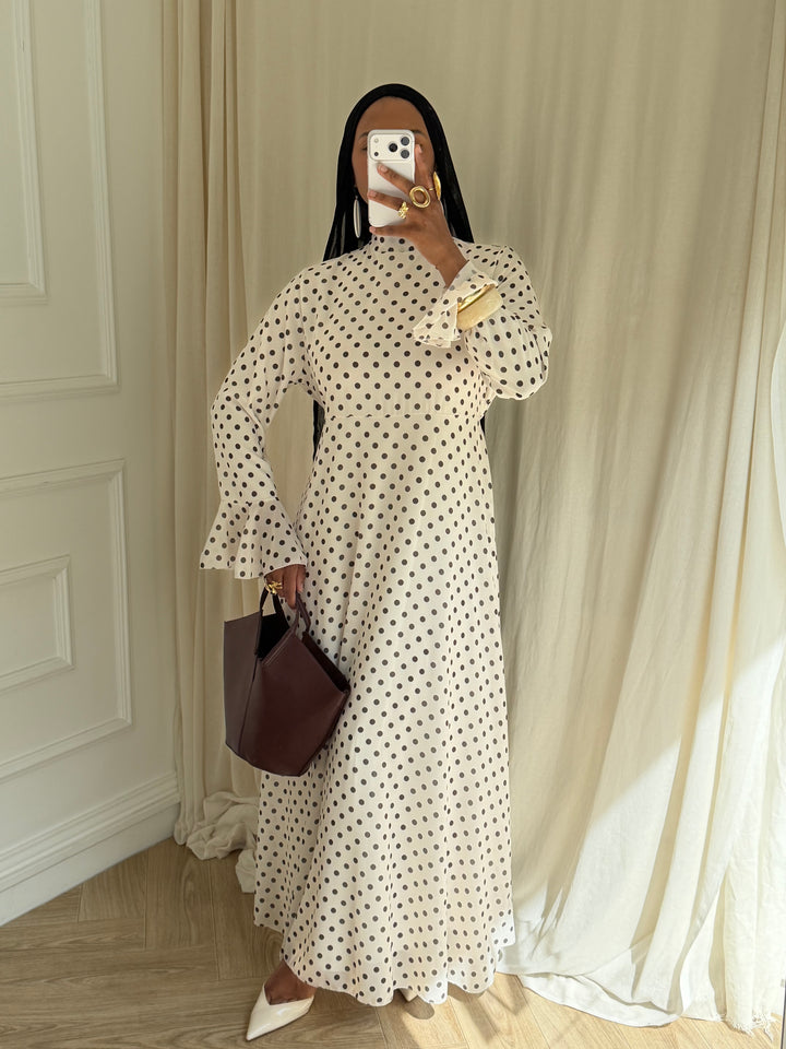 ROBE LONGUE À POIS BLANCHE