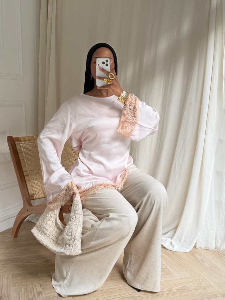BLOUSE ASYMÉTRIQUE  DENTELLE ROSE POUDRÉ