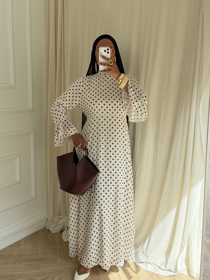 ROBE LONGUE À POIS BLANCHE
