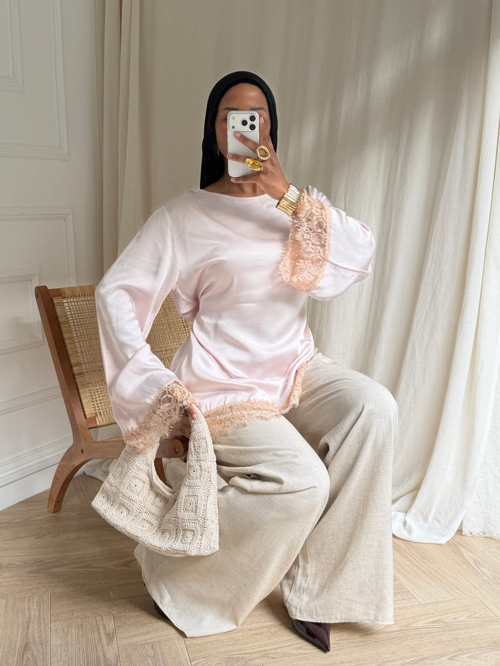 BLOUSE ASYMÉTRIQUE  DENTELLE ROSE POUDRÉ