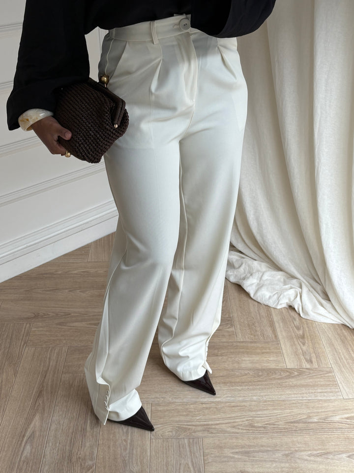PANTALON CINTRÉ BOUTONS PREMIUM ÉCRU