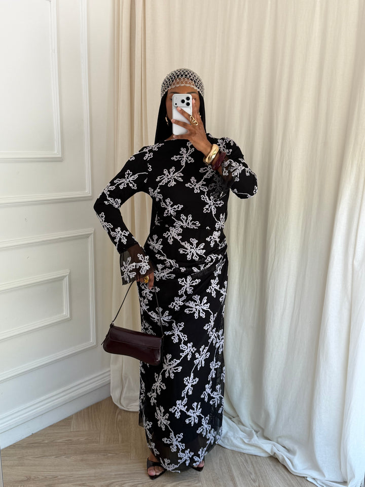 ROBE YARA NOIRE ET BLANCHE