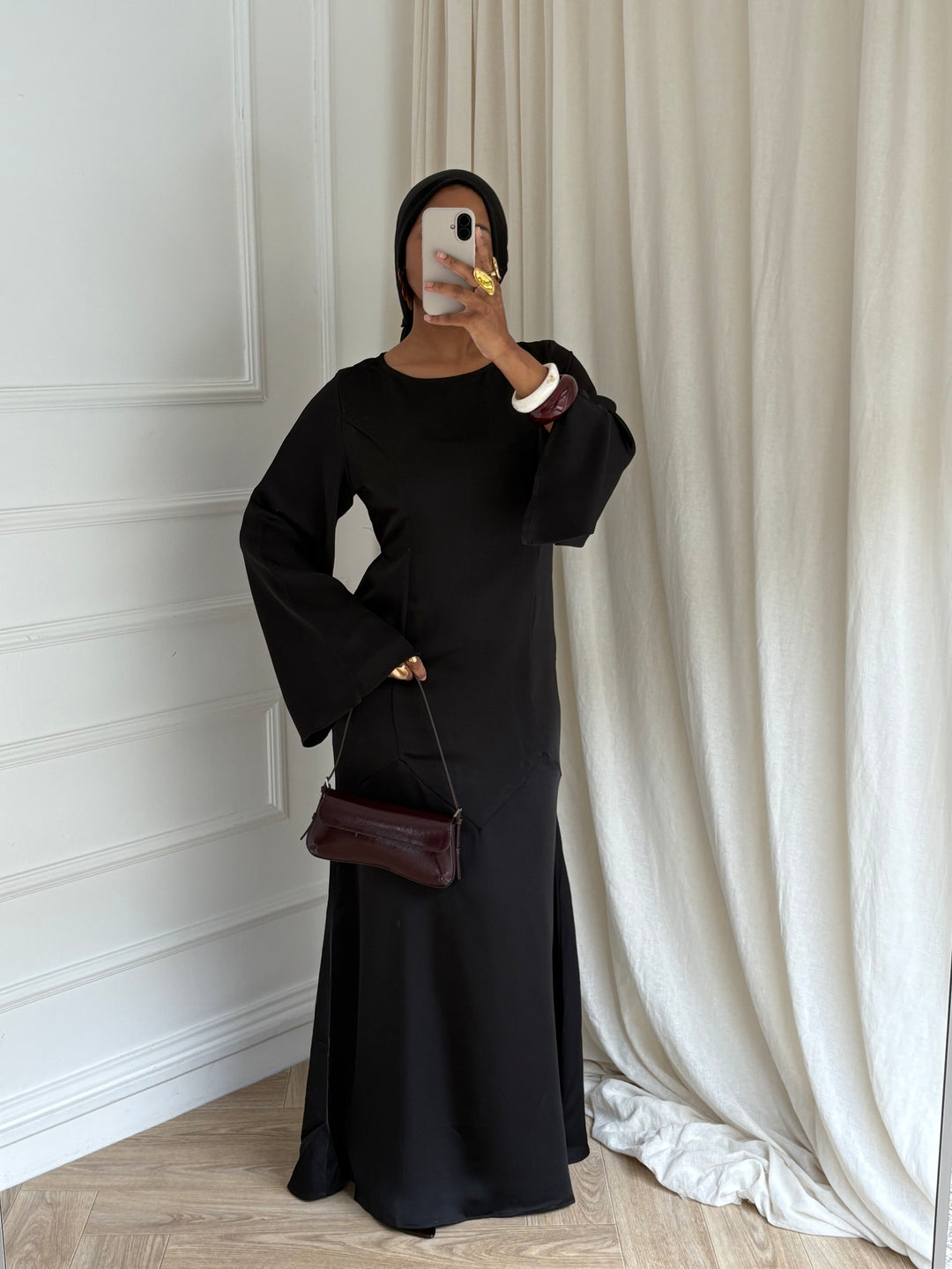 ROBE ALIAAH NOIRE