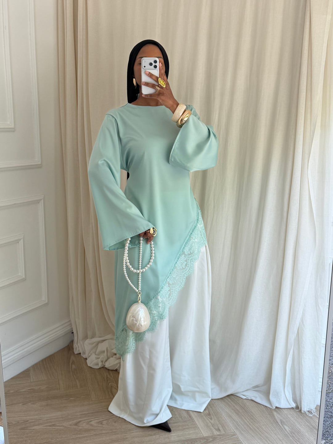 BLOUSE longue satinée DENTELLE VERT D’EAU
