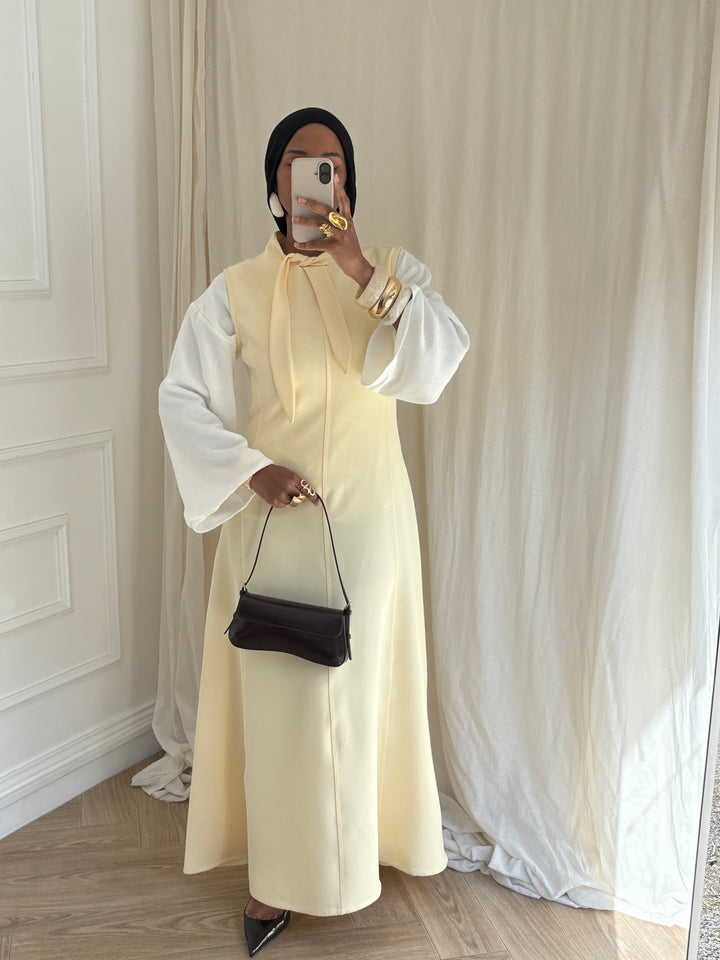 ROBE TAILLEUR AVEC NOEUD JAUNE