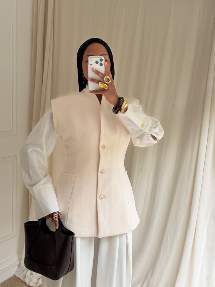 BLAZER SANS MANCHES CINTRÉ BEIGE CLAIR