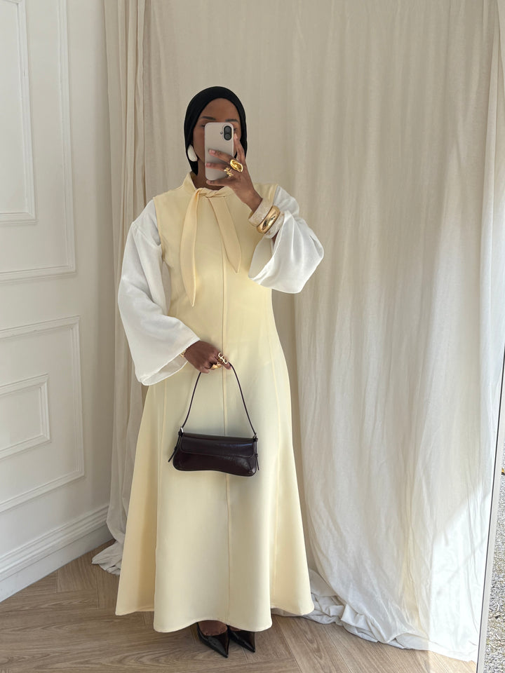 ROBE TAILLEUR AVEC NOEUD JAUNE