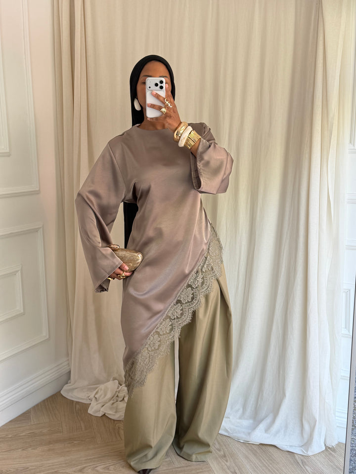 BLOUSE longue satinée DENTELLE TAUPE