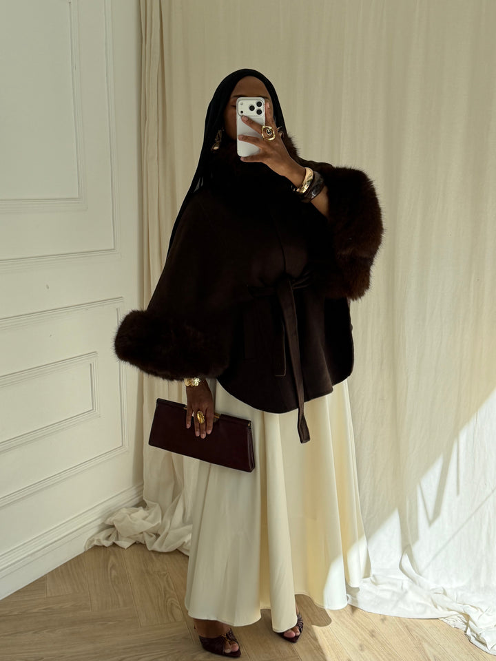 CAPE EN LAINE COL FOURRURE AMOVIBLE COUSU MAIN MARRON