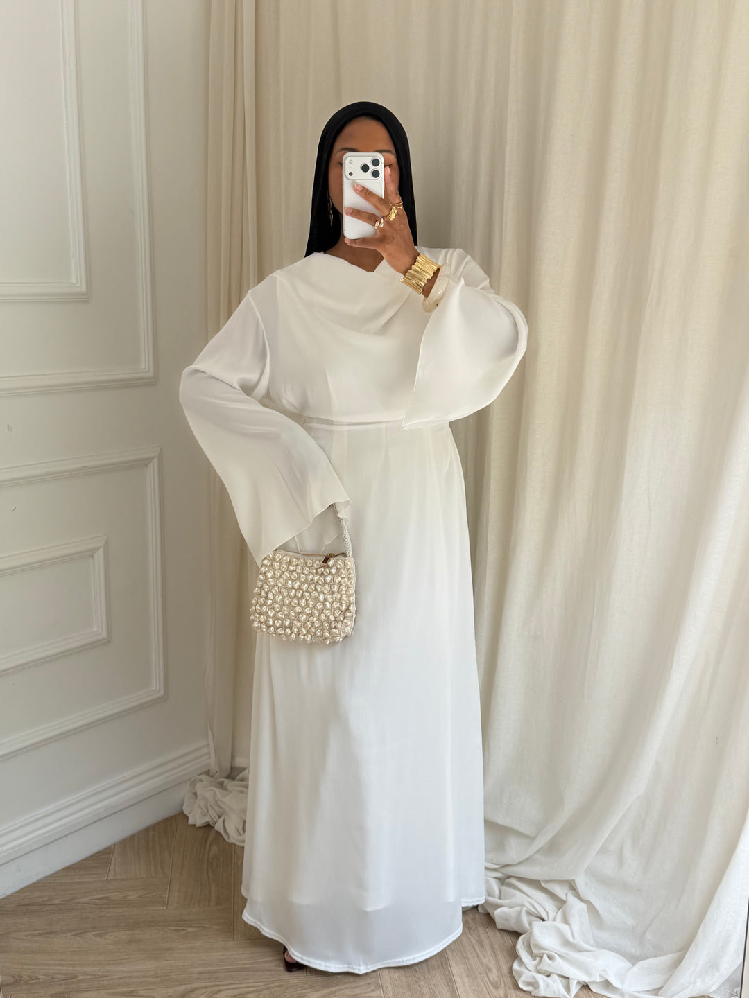ROBE CINTRÉ MANCHES ÉVASÉES BLANCHE