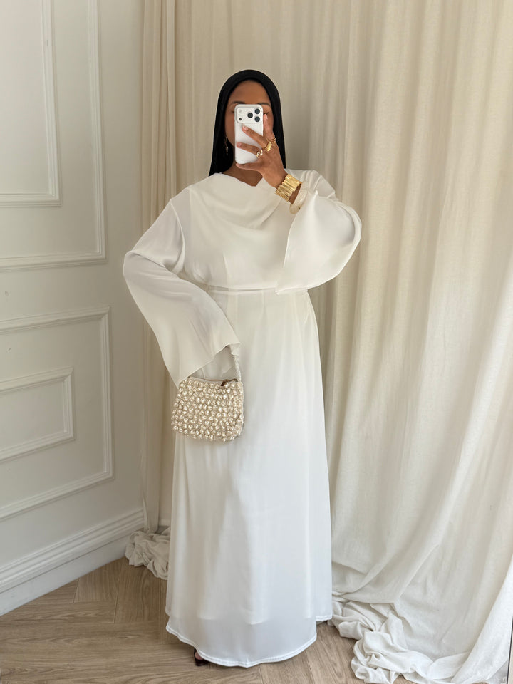 ROBE CINTRÉ MANCHES ÉVASÉES BLANCHE