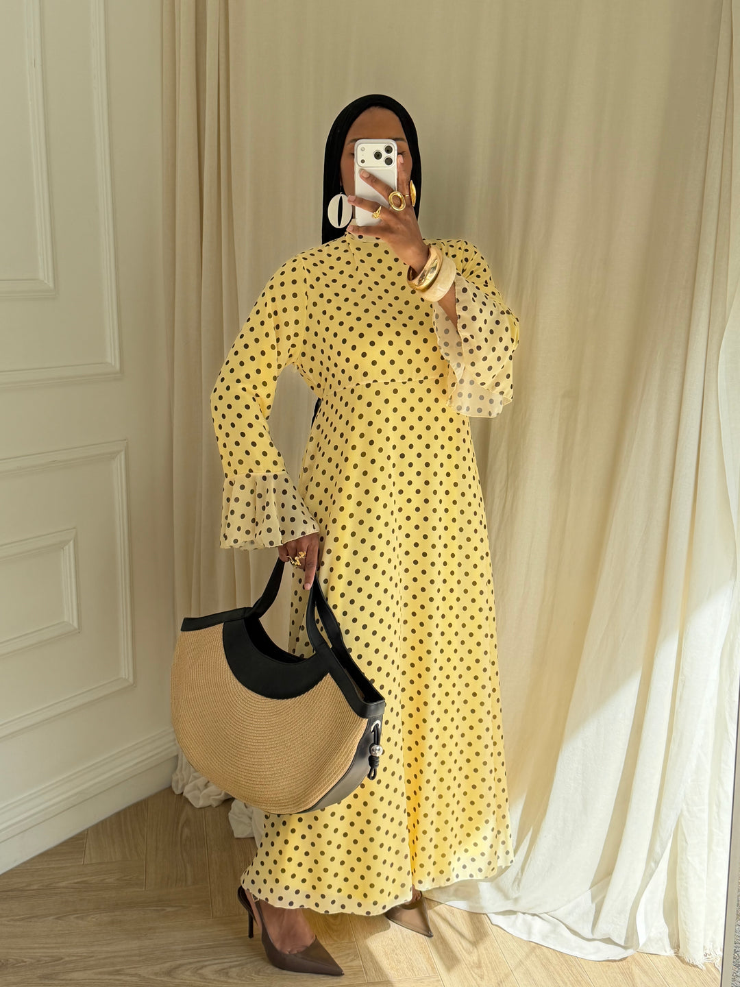 ROBE LONGUE À POIS JAUNE