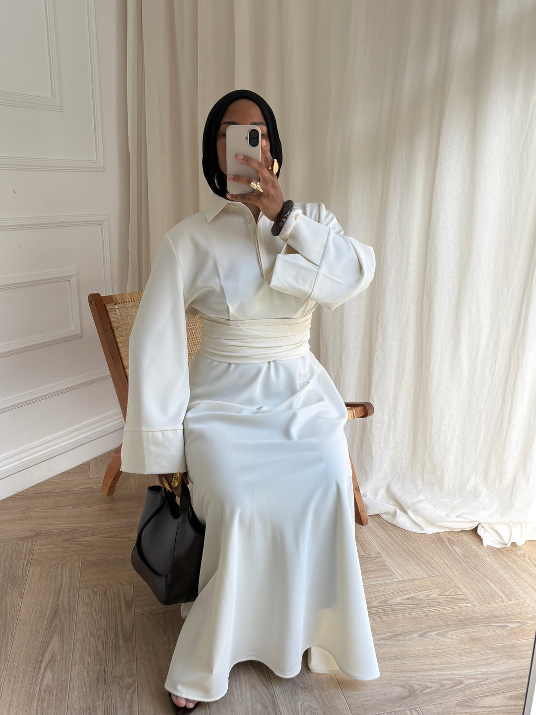 ROBE AVEC CEINTURE BLANCHE