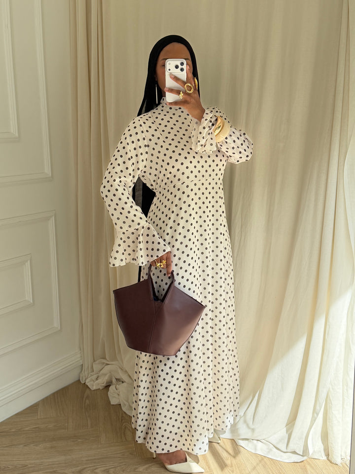 ROBE LONGUE À POIS BLANCHE