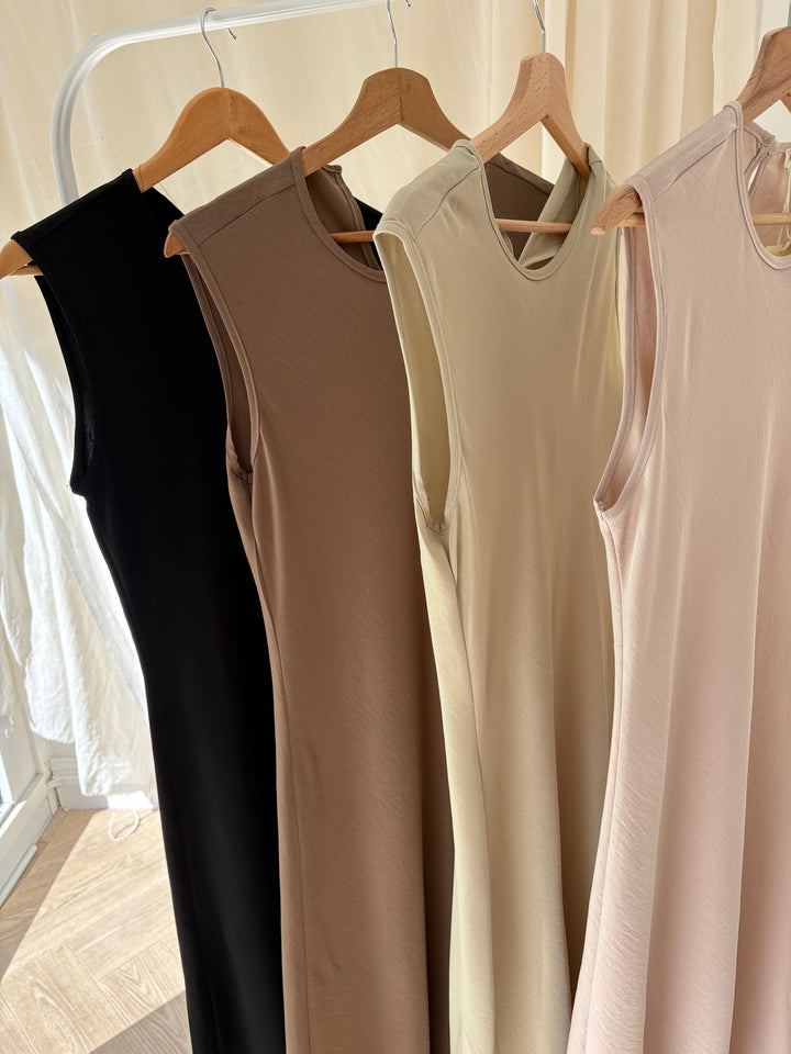 La ROBE DÉBARDEUR