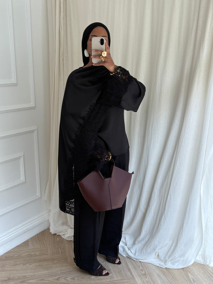 BLOUSE DENTELLE CAPE NOIRE
