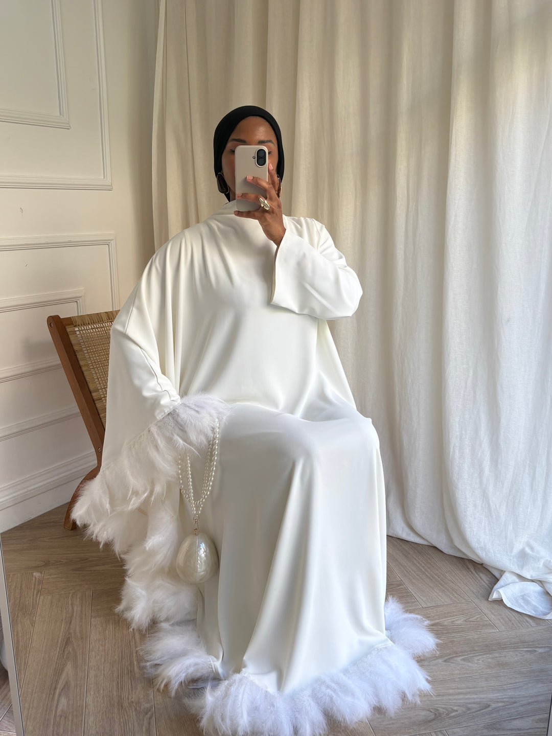 ROBE CAPSULE PLUME BLANCHE ( qualité luxe)