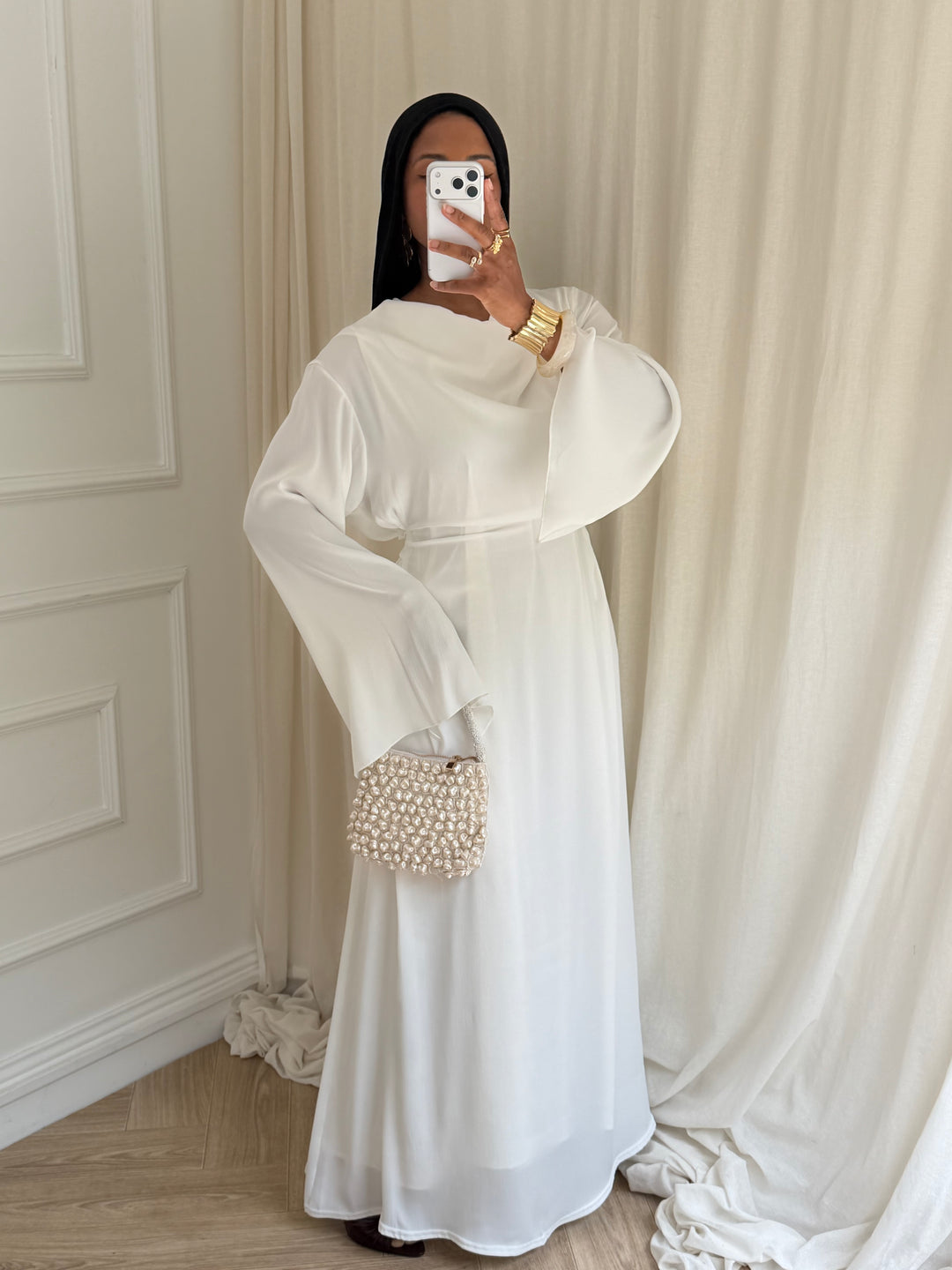 ROBE CINTRÉ MANCHES ÉVASÉES BLANCHE