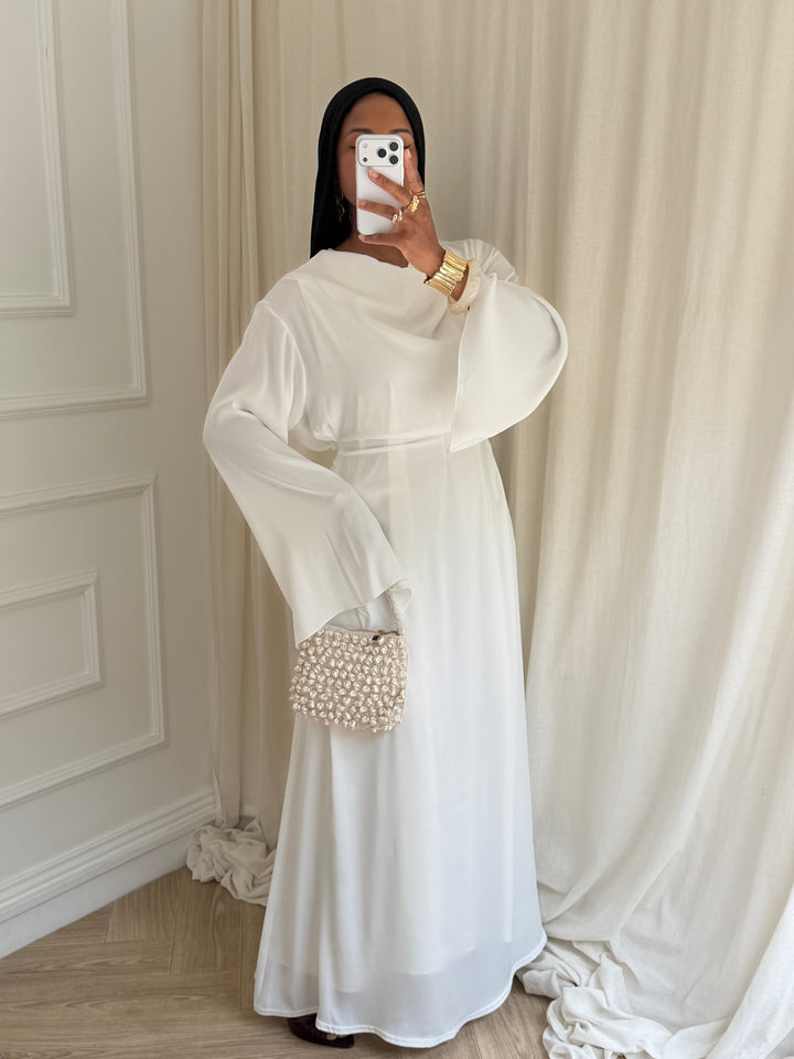 ROBE CINTRÉ MANCHES ÉVASÉES BLANCHE