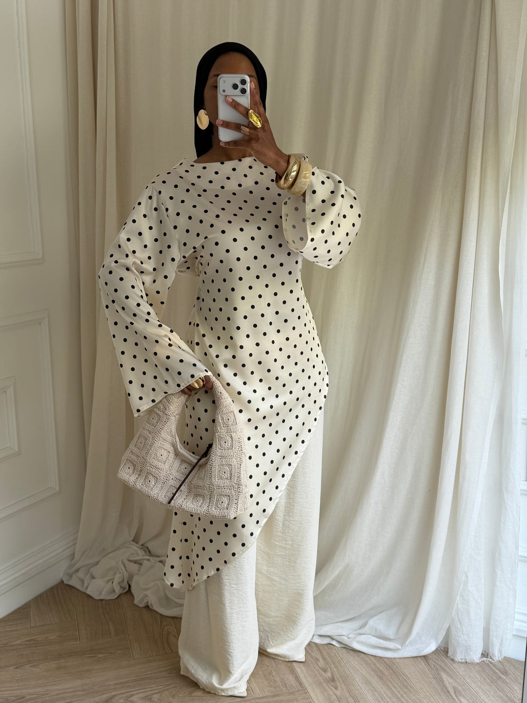 BLOUSE LONGUE À POIS BLANCHE